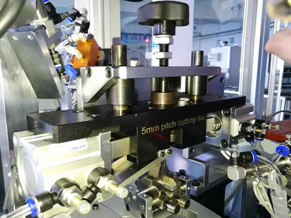 Lead cutting work station